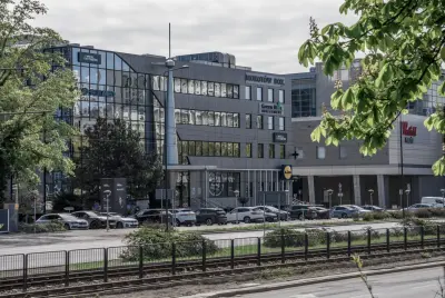 Budynek i otoczenie 02
