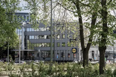 Budynek i otoczenie 03