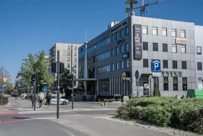 Budynek i otoczenie 06