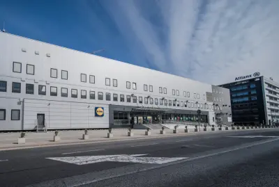 Budynek i otoczenie 22