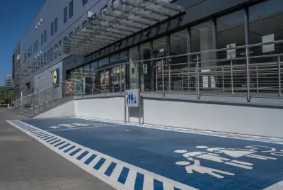 Budynek i otoczenie 26