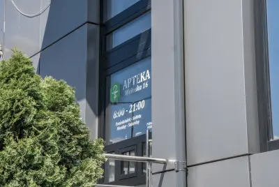 Budynek i otoczenie 33