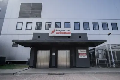 Budynek i otoczenie 35